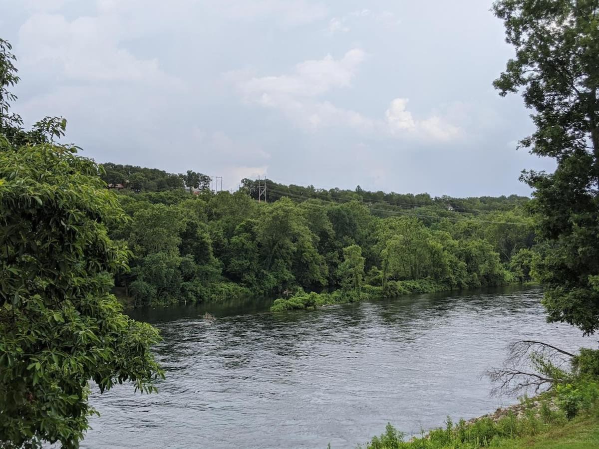 Ferienhaus Waterway - Balcony View Of Taneycomo Branson